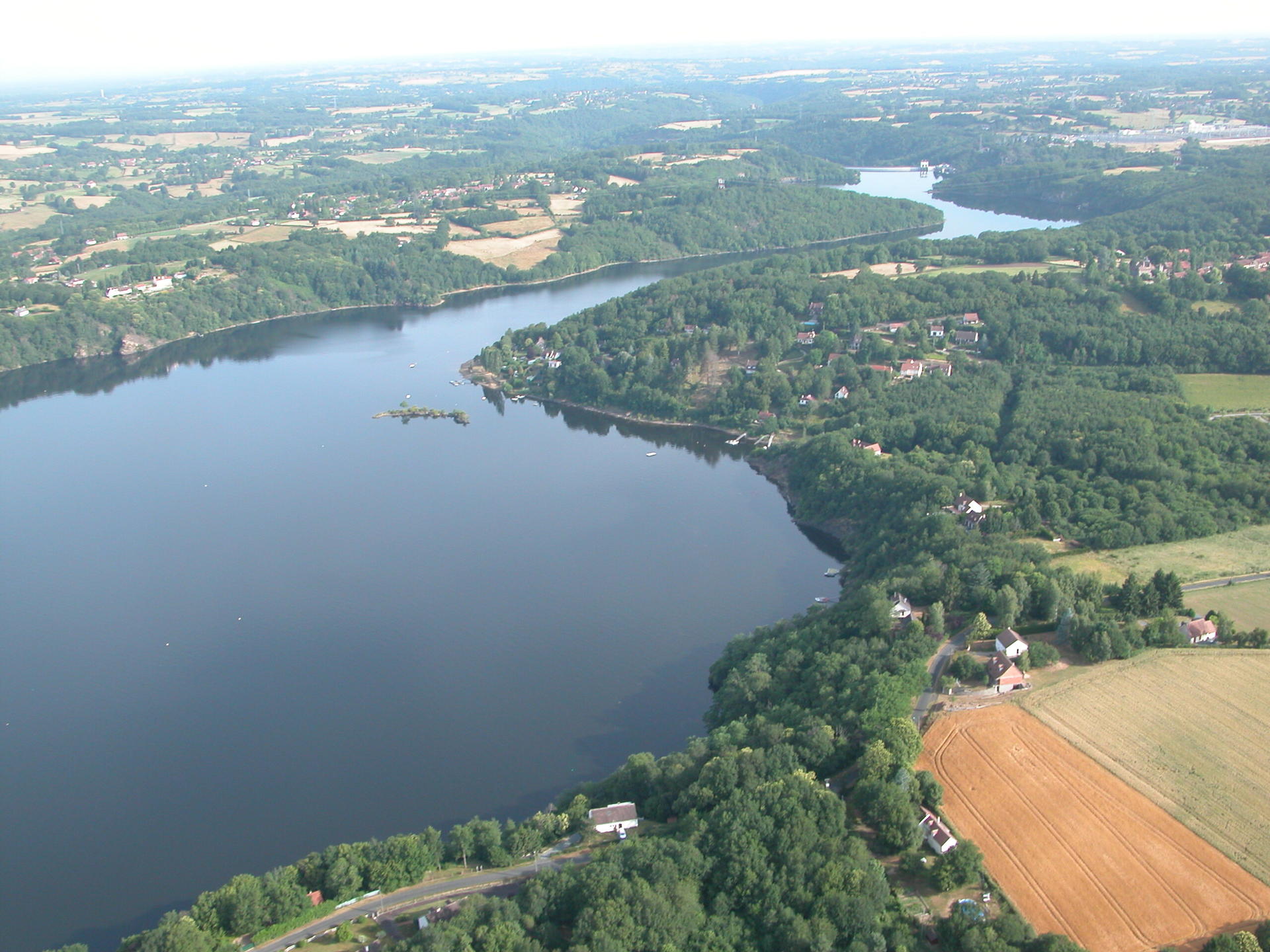 Lac De La Roche Bat L Aigue Les 3 lacs Eguzon, Roche au Moine, Roche bat l'Aigue - Fédération de pêche  de l'Indre
